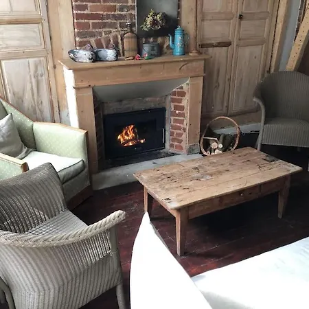 Chez Madeleine, Maison De Charme A Montreuil /mer * Montreuil (Pas-de-Calais)